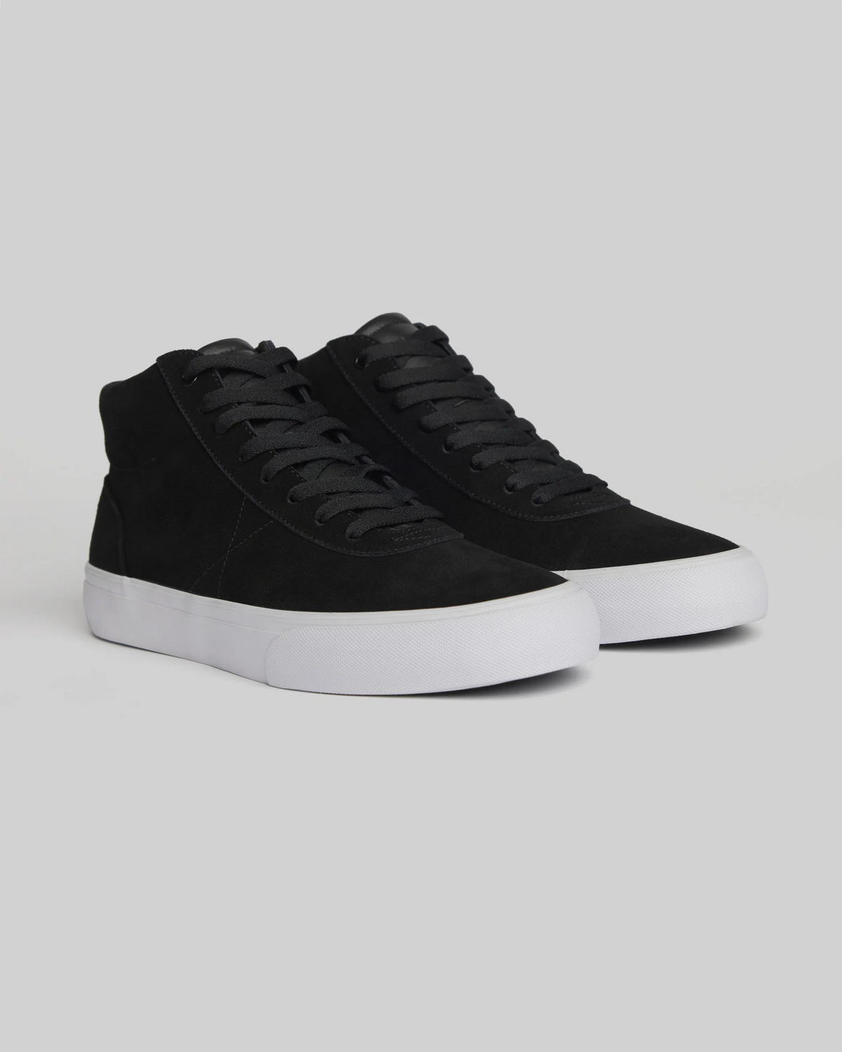 Warsaw Chapter Mid Black/White Shoe